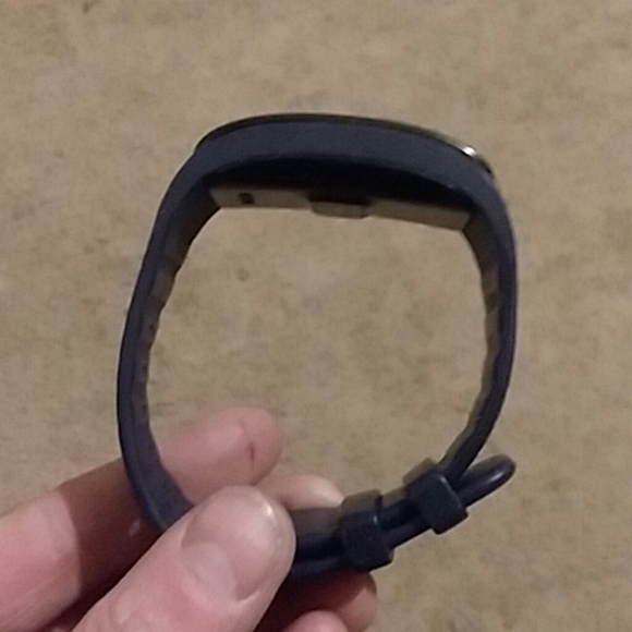 fitbit - Picture 2 of 4
